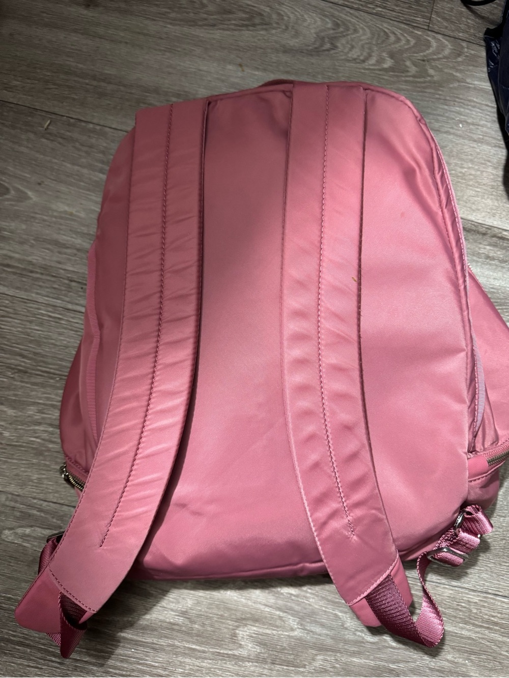 Pink lululemon backpack - Picture 6 of 11